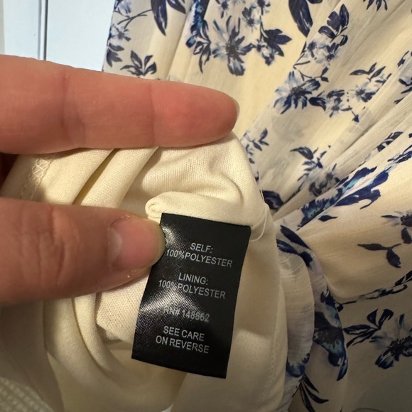 Gorgeous Torrid Lined Ivory and Floral Dress Size 3 - Picture 10 of 11